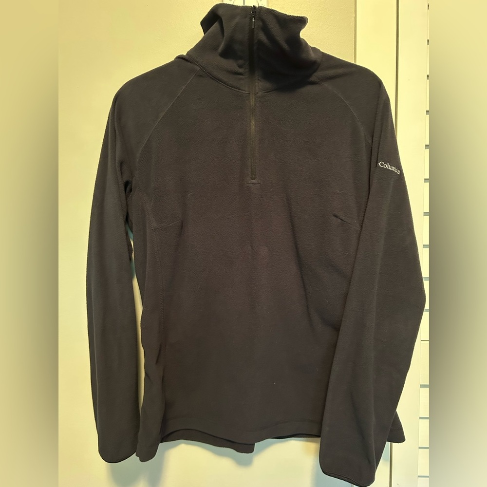 Black fleece 1/4 zip pullover